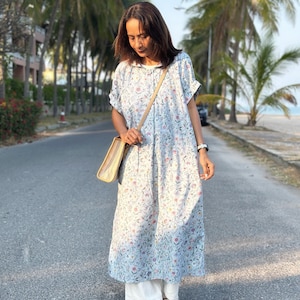 Cotton midi dress for women, Ditsy floral dress for summer, Short sleeve cotton dress, comfortable loose fit dress, Casual Oversized Dress