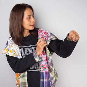 Patchwork sweater, Reworked pullover, Black sweater with plaid and floral patchwork, one of a kind reworked sweater, streetstyle pullover