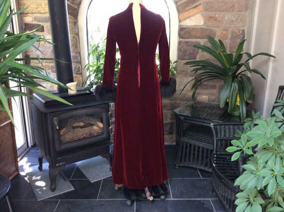 Vintage 1960s Wine Velvet and Fur Evening Dress K… - image 8