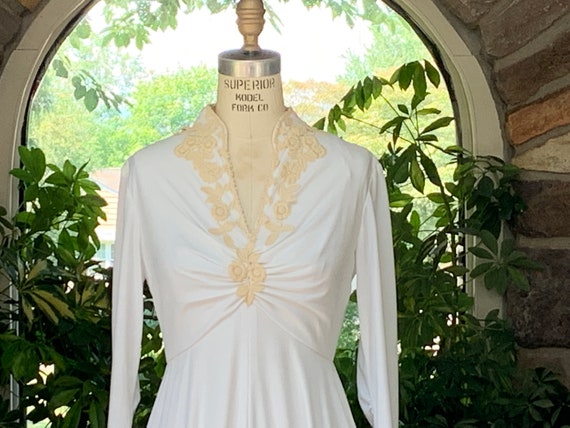 Vintage 1970s White Knit Ecru Lace Trim Wedding D… - image 2