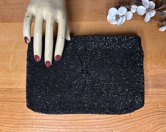 Pochette formelle vintage en perles de verre noires, années 50