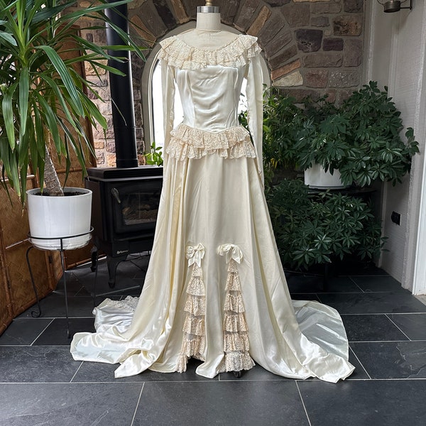 Vintage 1940s Ivory Satin and Lace Wedding Gown Wounded Bird, Vintage Halloween Costume Wedding Dress As Is