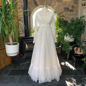 Vintage 1960s Ivory Dotted Swiss Ivory Lace Bohemian Wedding Dress with Long Matching Tulle Veil, Sixties Seventies Wedding Gown