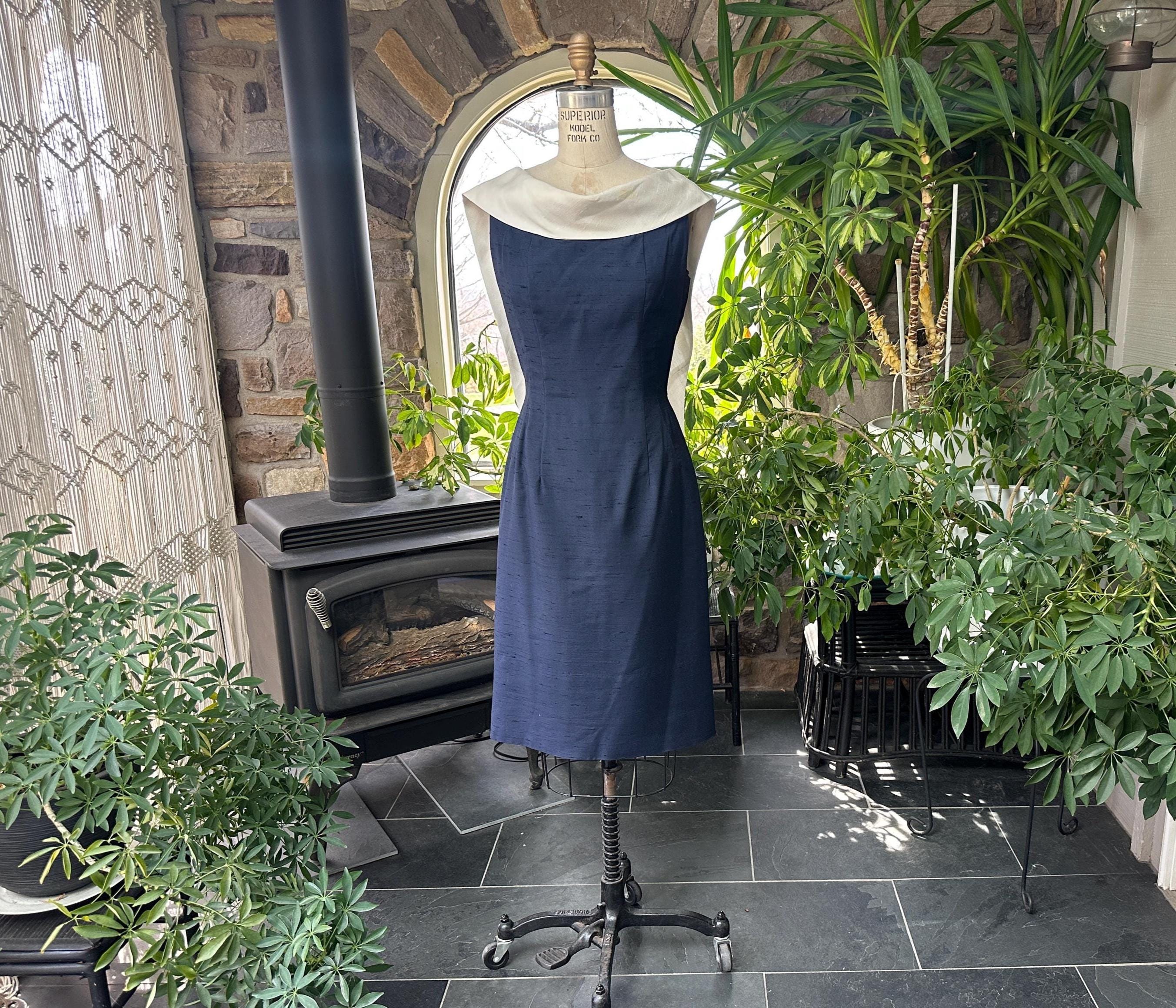 jackie o blue dress Jackie Dress in Blue Flowers is a classic fit and flare with pockets –  Classic Girl main image 1