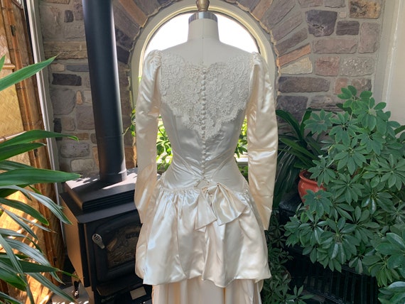 Vintage 1940s Ivory Satin and Lace Wedding Dress … - image 6