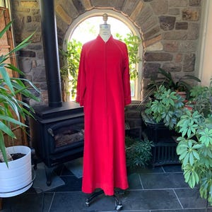 Vintage 1970s Red Velour Robe Red Satin Piping Zipper Front Adoria, Vintage Velour Housecoat, Ankle Length Fleece Robe, Warm Winter Robe