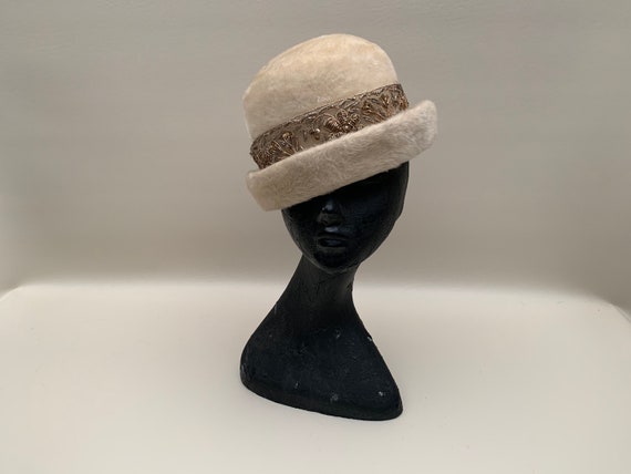 Vintage 1960s Ivory Wool Felt Fur Hat Sandra New York Heavy  display picture 1