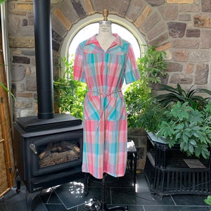 Vintage 1970s Pink Blue Plaid Zipper Front House Dress Sears Zip & Dash, Vintage Belted Summer Dress, Vintage Pastel Plaid Housewife Dress