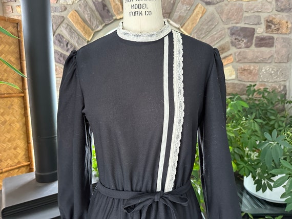 Vintage 1970s Black Semi Sheer and Ivory Lace Dre… - image 2