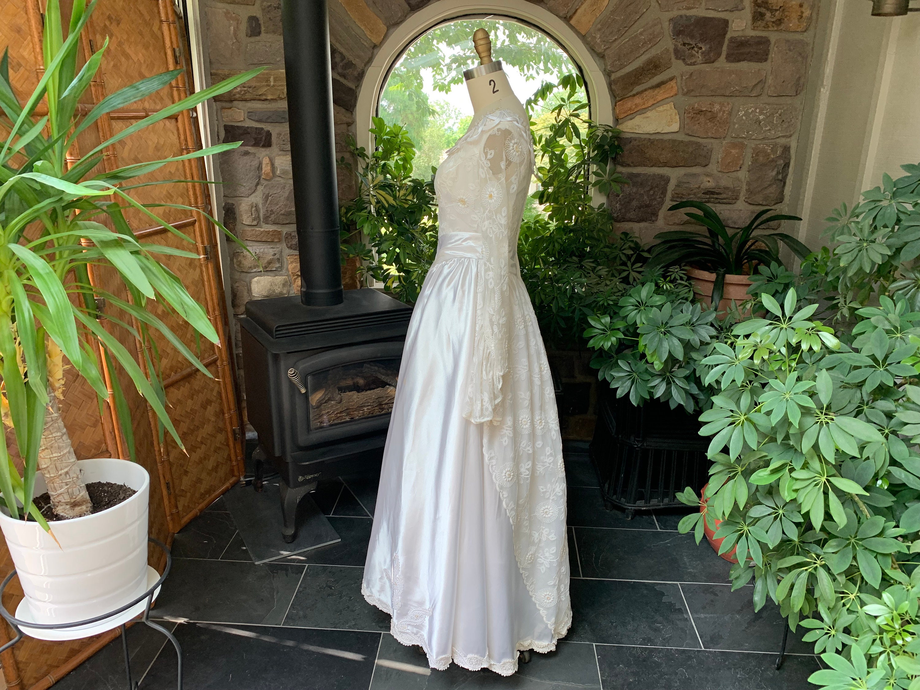 white lace shrug for dresses Handmade 1930's Off White Silk Slip and Ruffle Bolero Set with White L –  Eveliina Vintage main image 1