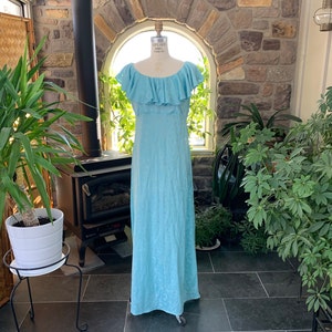 blue textured bridesmaid dresses HARPER FLORAL ZIP MIDI DRESS IN BLUE main image 1