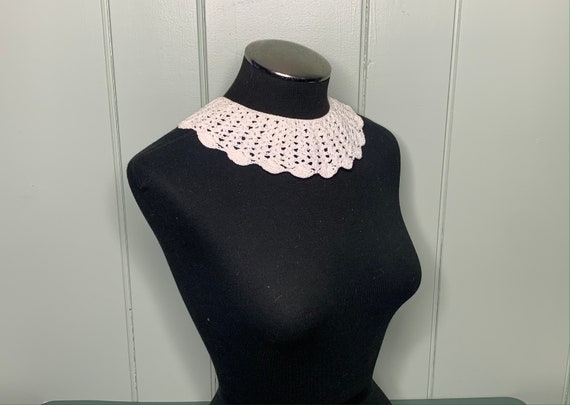 Vintage 1960s White Cotton Crocheted Lace Collar,… - image 8