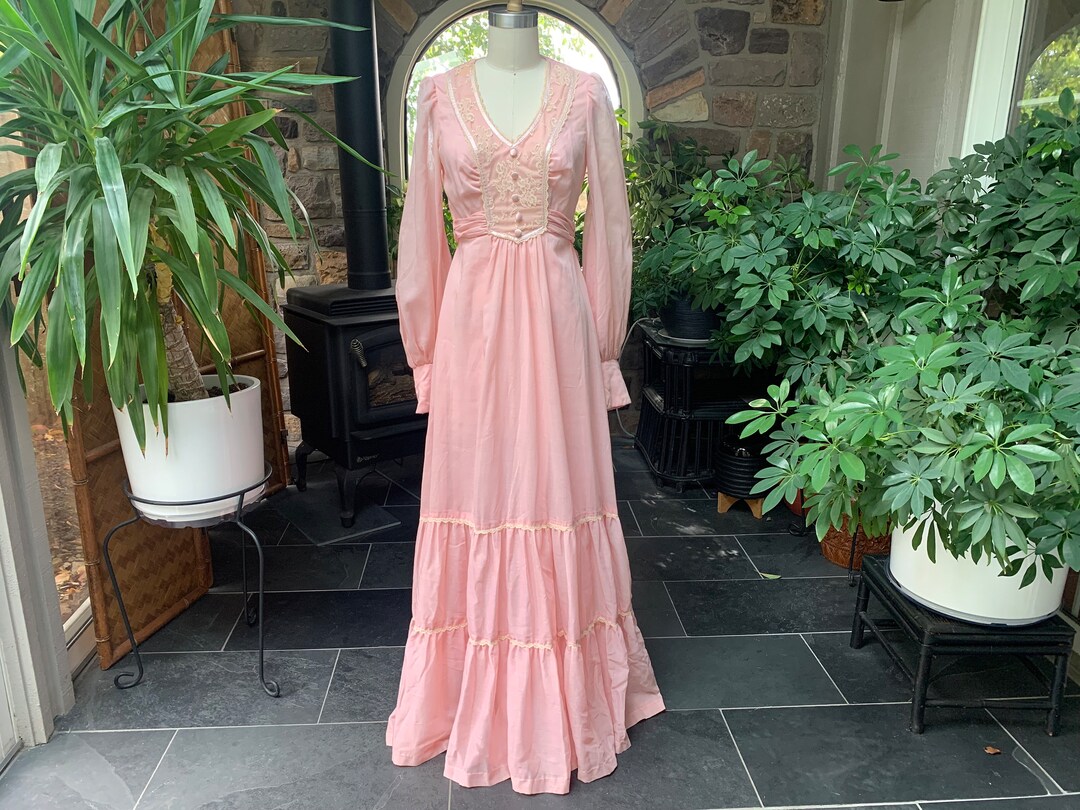 Vintage 1970s Pink and Ivory Lace Peasant Maxi Dress Gunne Sax