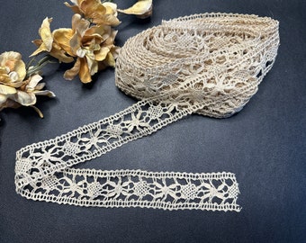 Antique Ecru Linen Lace Trim, Vintage Country Lace, Vintage Craft Supplies, Vintage Sewing Supplies