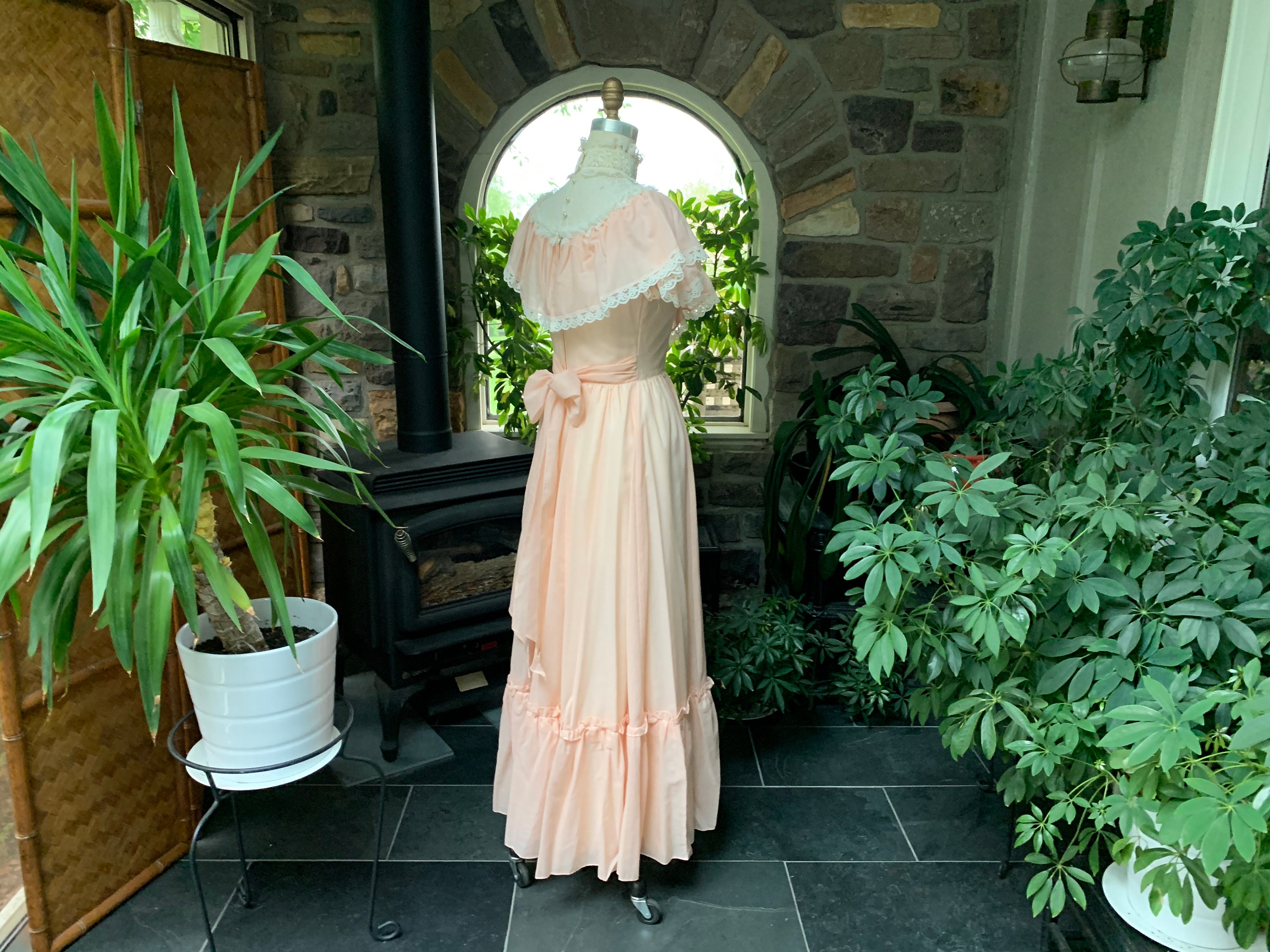 Vintage 1970s Peach and Ivory Lace Cottagecore Bridesmaid Dress