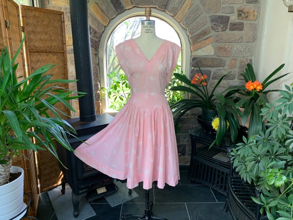 Vintage 1950s Pink and White Paisley 