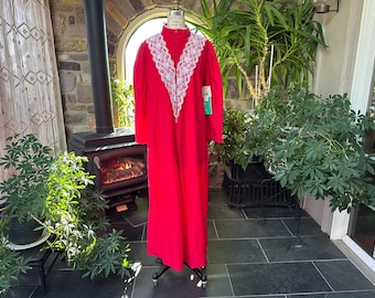 Vintage 1970s Red Velour White Lace Zipper Robe Housecoat Suzy NOS