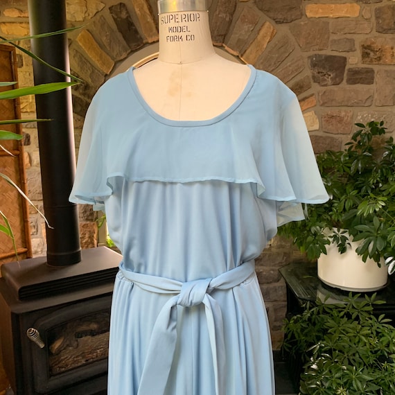 Vintage 1970s Light Blue Knit Plus Size Belted Ma… - image 2