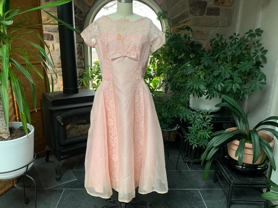 Vintage 1950s Pink Silk Organza and Lace Cocktail… - image 1