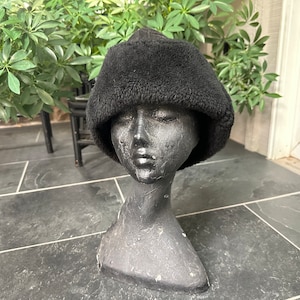 Vintage Black Shearling and Suede Gender Neutral Hat, Vintage Fur Hat Stark & Legum, Vintage Black Shearling Hat, Vintage Winter Hat