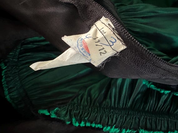 Vintage 1980s Black Velvet Green Taffeta Formal D… - image 11