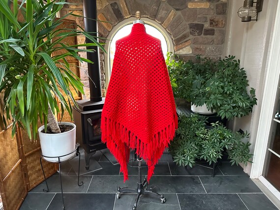 Vintage 1970s Red Crocheted Acrylicl Fringed Shaw… - image 6