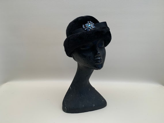 Vintage 1950s Black Faux Fur Wool Felt Cloche Hat… - image 8