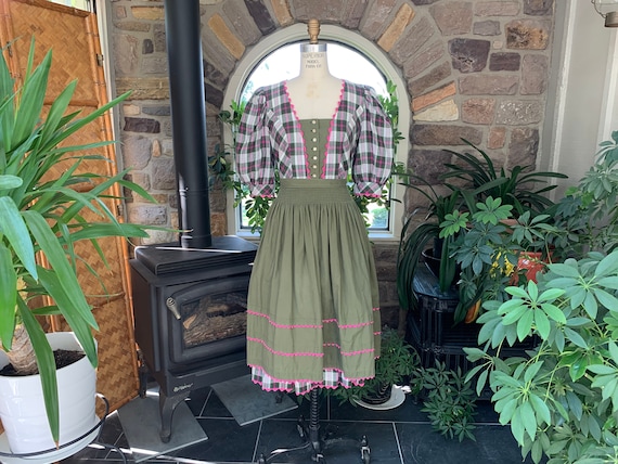 Vintage Green Pink White Cotton Plaid Oktoberfest