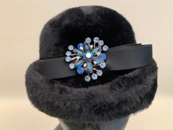 Vintage 1950s Black Faux Fur Wool Felt Cloche Hat… - image 2