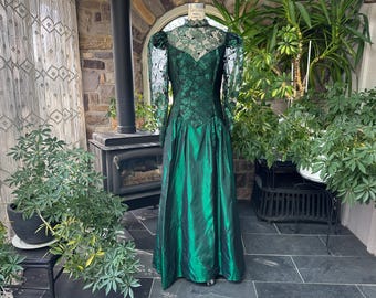 Vintage 1980s Green Taffeta with Black Lace Overlay Formal Maxi Dress