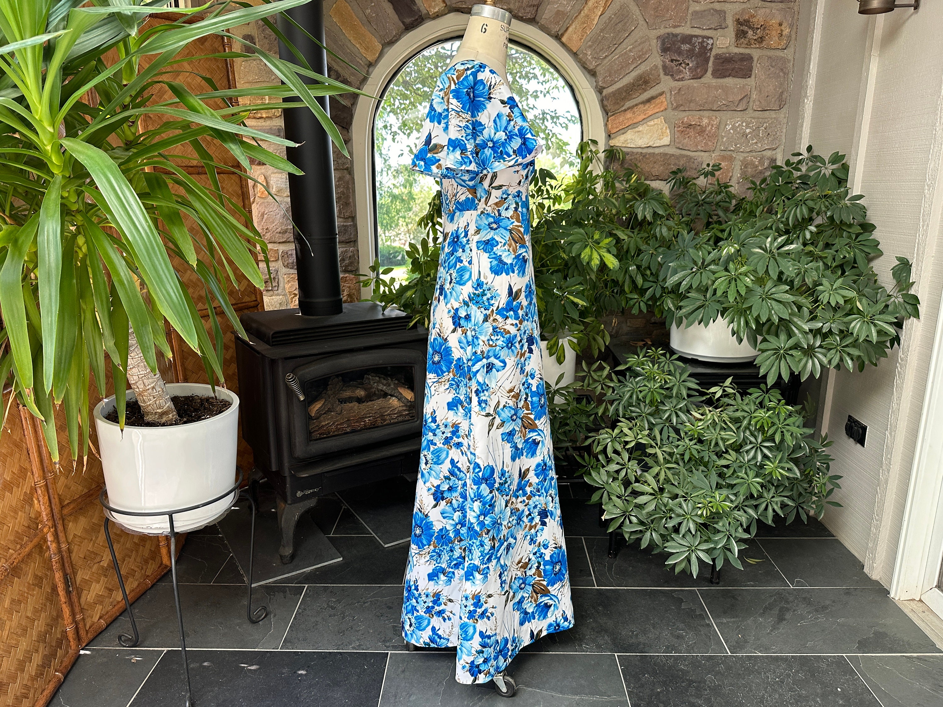 Vintage 1970s Blue and White Floral Hawaiian Maxi Dress With