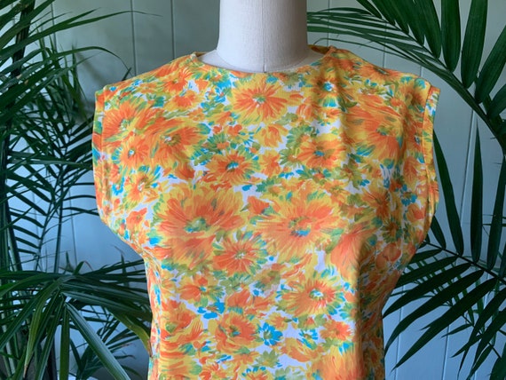 Vintage 1960s Sleeveless Orange Floral Jersey Kni… - image 2