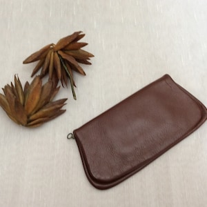 Cartera de mano vintage de piel marrón de los años 60 para mujer con múltiples compartimentos