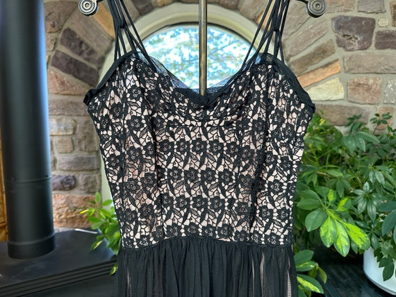 Vintage 1950s Black Lace and Chiffon with Muted P… - image 2