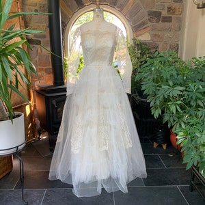 Vintage Early 1960s Ivory Tulle Acetate and Lace Wedding Dress, Vintage Sixties Princess Tulle Wedding Gown