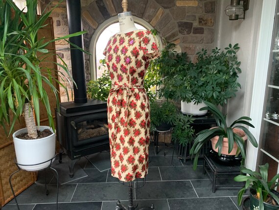 Vintage 1950s Beige and Red Floral Wool Dress Seq… - image 3