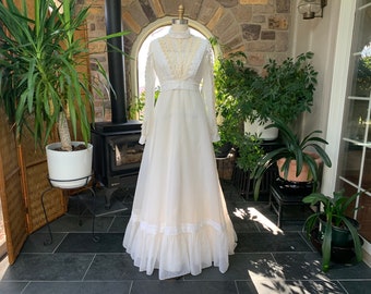 Vintage 1960s Ivory Dotted Swiss Ivory Lace Bohemian Wedding Dress with Long Matching Tulle Veil, Sixties Seventies Wedding Gown