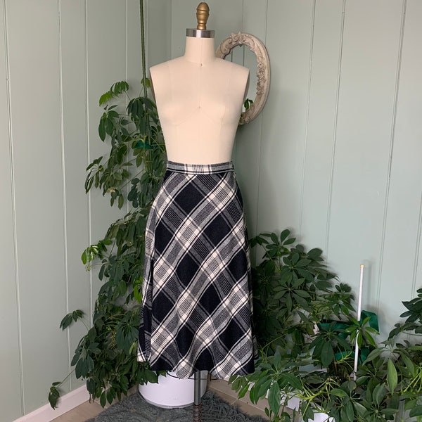 Vintage Plaid Full Skirt Dress