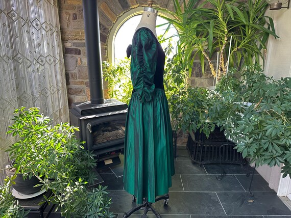 Vintage 1980s Black Velvet Green Taffeta Formal D… - image 9