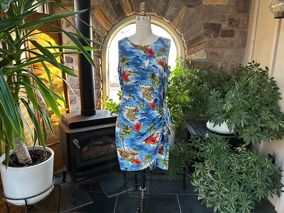 Vintage Blue and White Floral Hawaiian Sarong Shift Dress Shannon