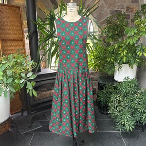 Vintage 1990s Green and Red Bows and Holly Christmas Print Cotton Jumper  Dress - Etsy