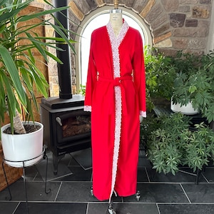 Vintage 1970s Red Velour White Lace Wrap Robe Bernette Vintage Velour Fleece Housecoat Deadstock, Full Length Velour Robe, Warm Winter Robe