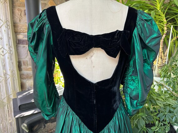 Vintage 1980s Black Velvet Green Taffeta Formal D… - image 7