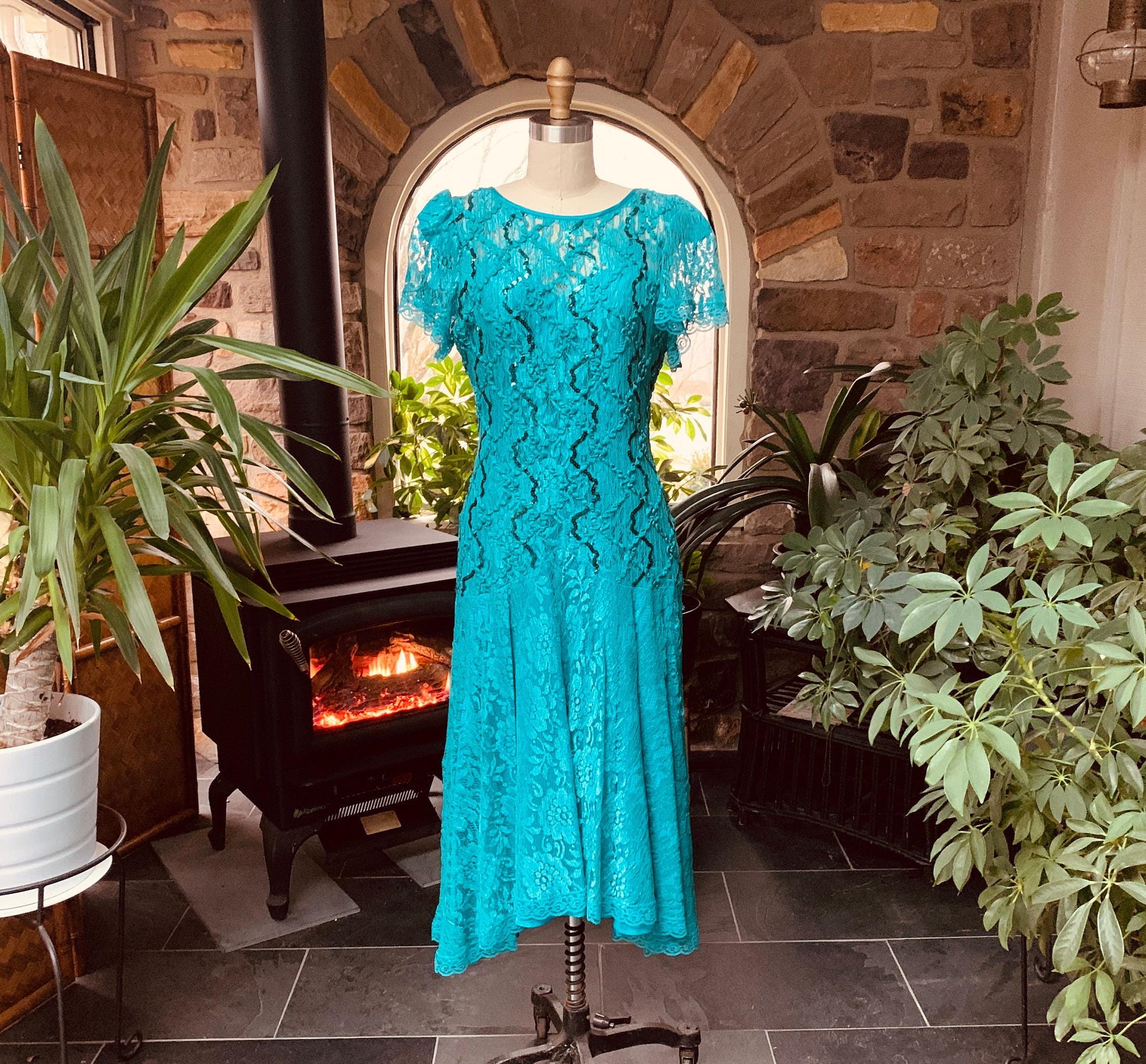 astoria lace maxi dress Pink Floral Applique Maxi Dress main image 0