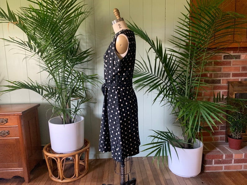 Vintage 1960s Black and Ivory Check Sleeveless Cotton Linen Look Dress image 4