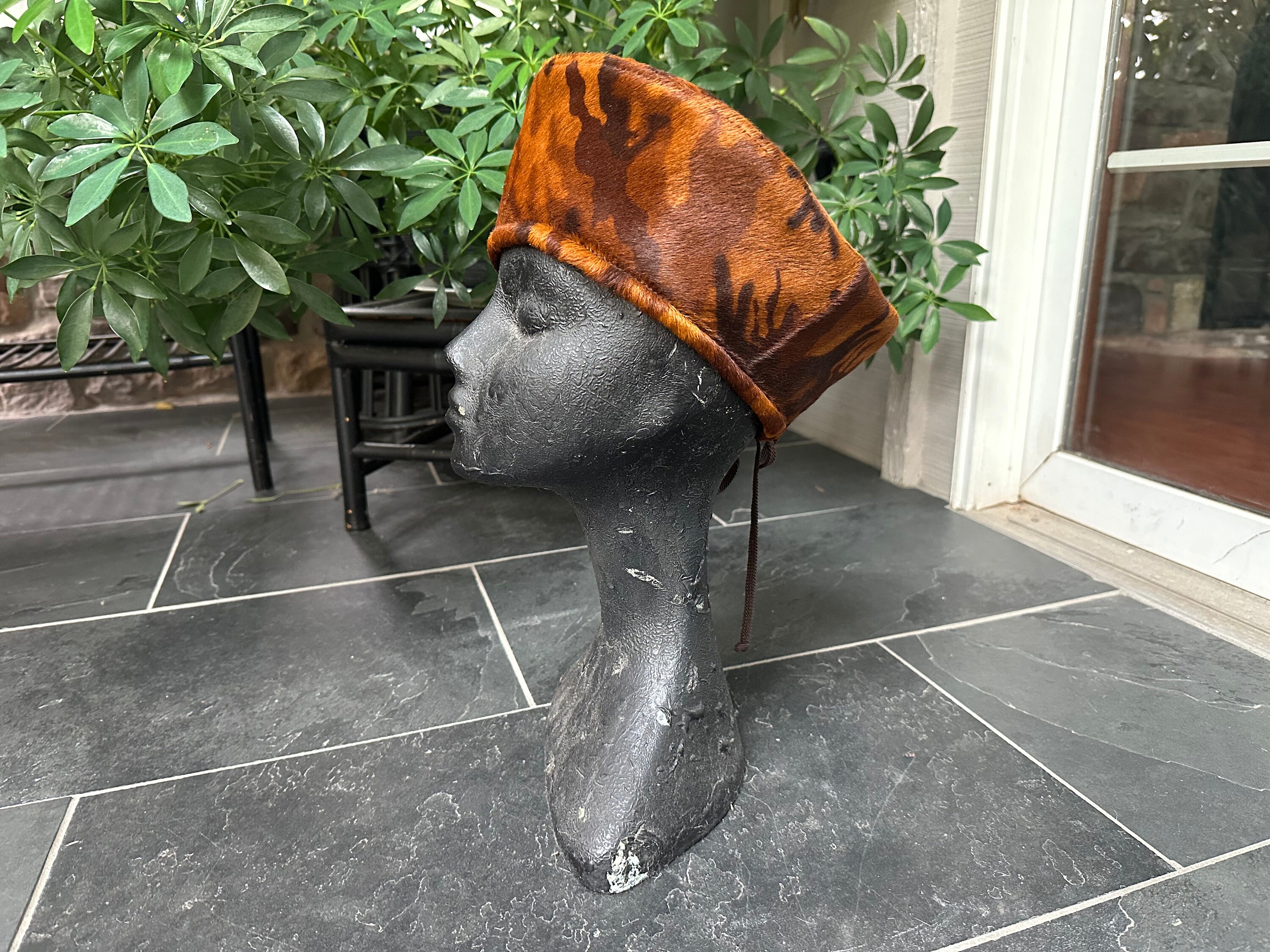 Eric Javits Cream & Gold Big Bow Beret Hat display picture 2
