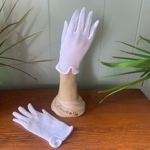 Vintage 1960s White Mesh Nylon Wrist Length Gloves Made in England, Vintage Wedding Gloves, Vintage Bridal Gloves