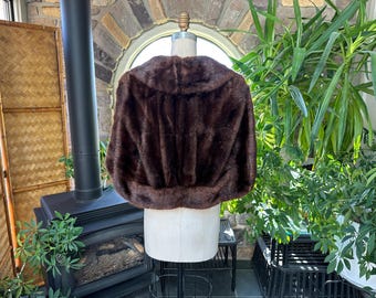 Vintage 1960s Dark Brown Fur Tucked Back Stole Capelet Wrap