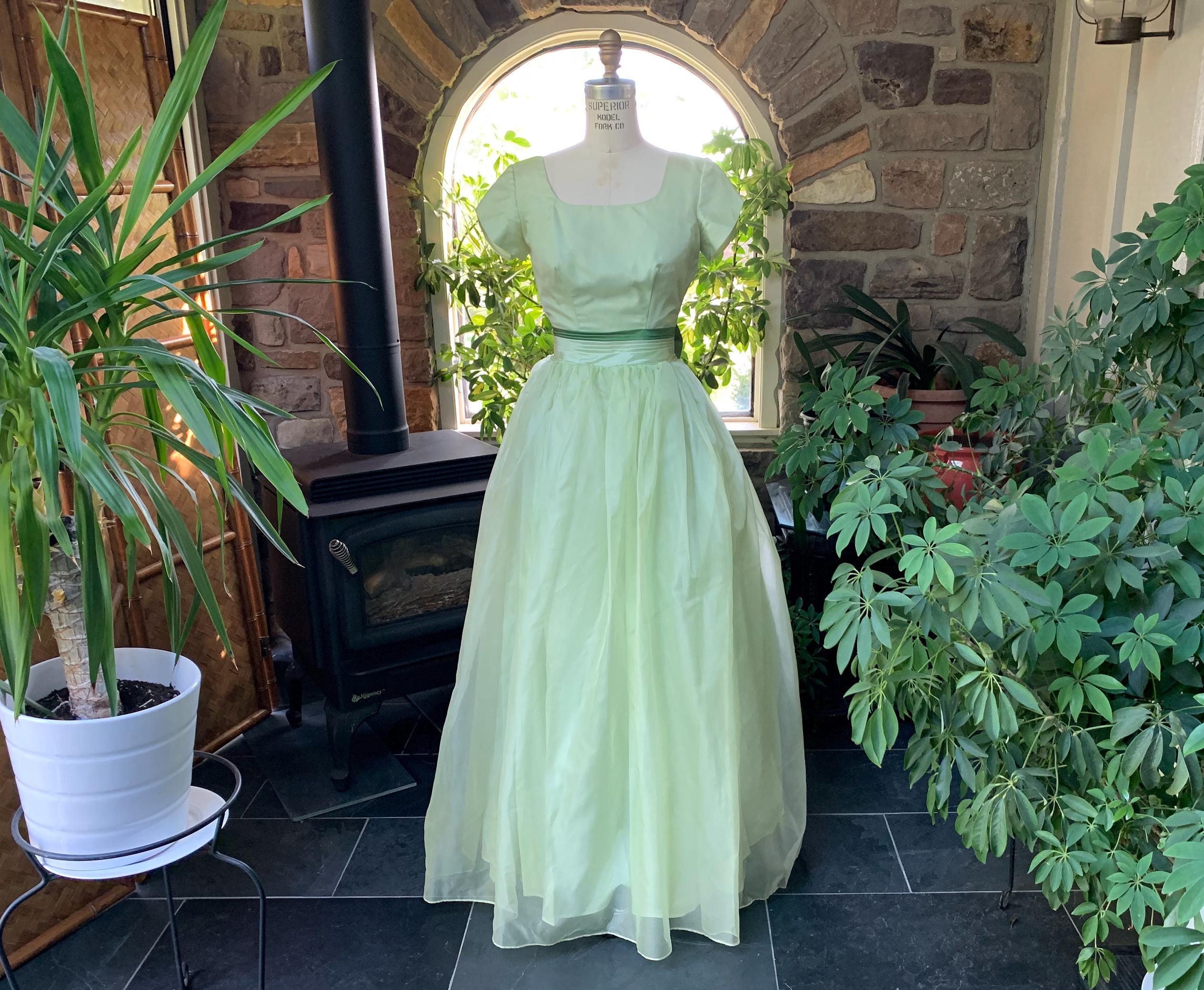 Vintage 1950s Green Silk Organza Organdy Formal Evening Dress Two Tone Cummerbund Bow Joy Time Vintage 1950s Green Silk Organza Organdy Formal Evening Dress Two Tone Cummerbund Bow Joy Time
