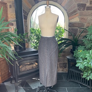 1970s Wool Tweed Pencil Skirt: Vintage Gray Skirt with Colorful Threads